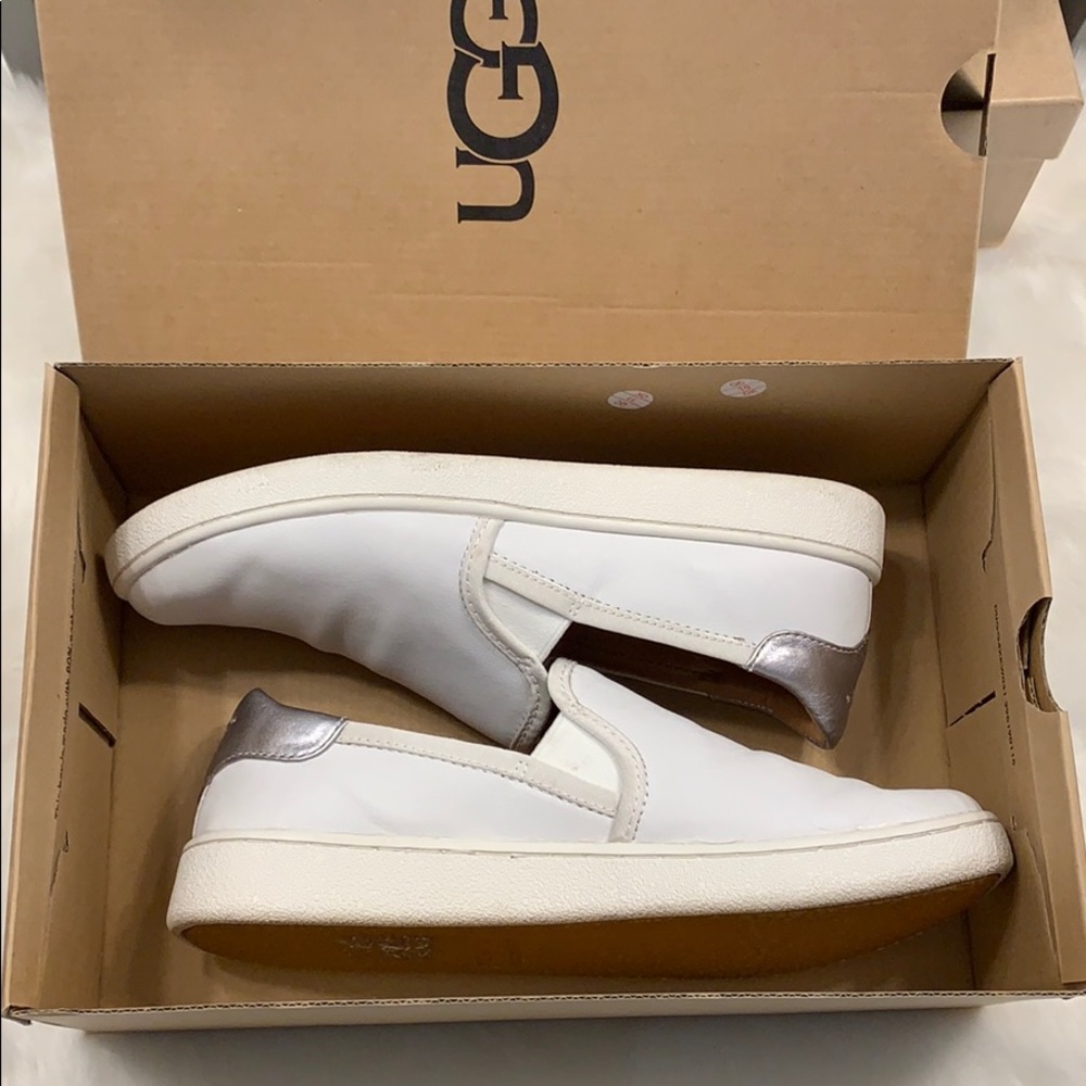 UGG Womens Shoes 8